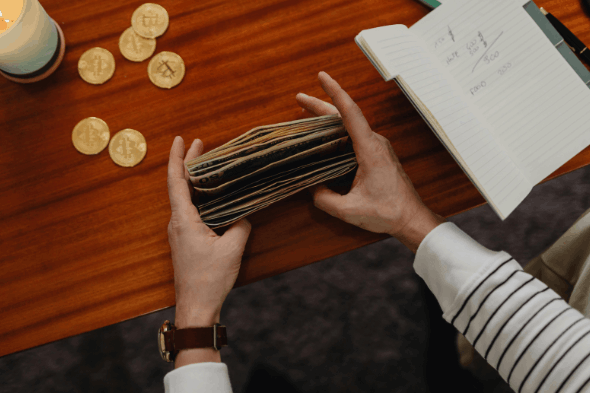 What is the minimum income requirement for a spouse visa