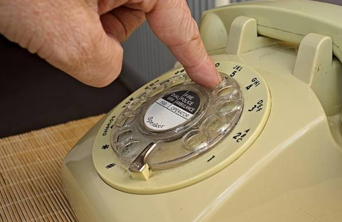 How to Dial an 0344 Number From Abroad