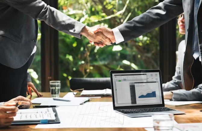 How to Get Clients for a New Business With Zero Budget