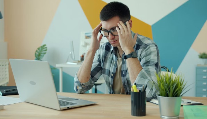 What Mistakes Should New Business Owners Avoid When Chasing Their First Clients